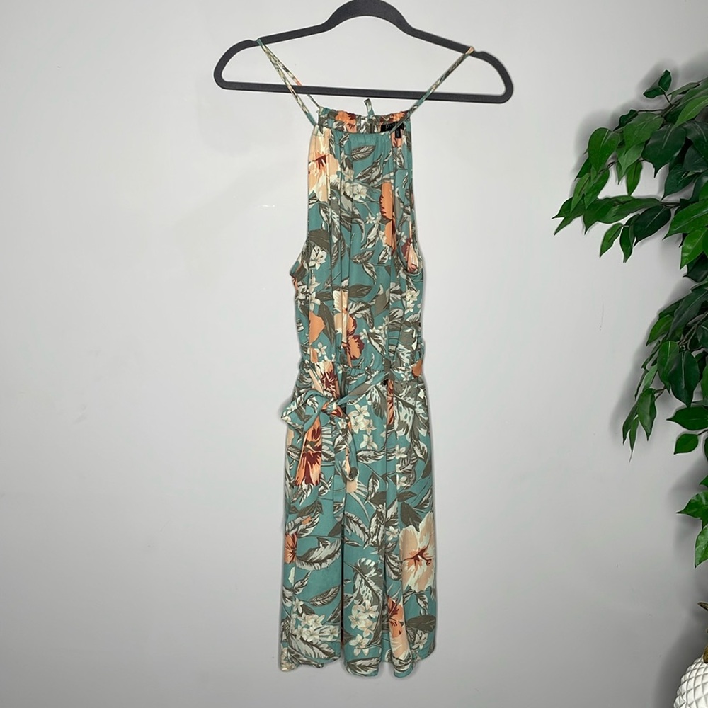 Dynamite Sleeveless Midi Dress